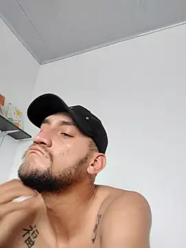 Snapshot of NOVUS22CM chatting on October 7, 7:44 pm NOVUS22CM online show from October 7, 7:44 pm