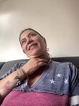 pamelaqenn 2 online show from September 25, 5:38 pm