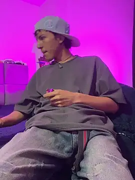 NaytonFreeman online show from November 6, 11:33 am