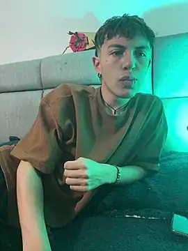 NaytonFreeman online show from February 9, 12:20 pm