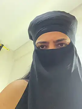 lara9Qouin online show from April 16, 9:43 am