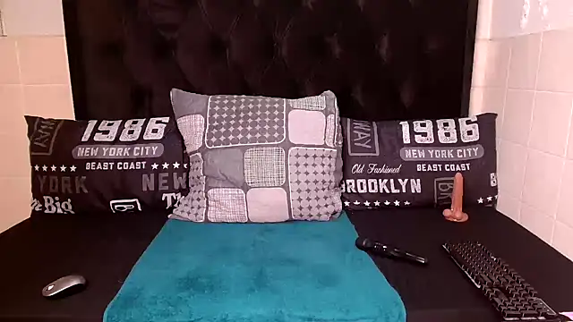 KarlyDee XX online show from October 18, 8:42 pm