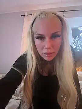 paulinaalatalo online show from December 18, 8:04 pm