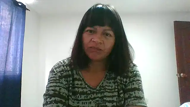 adri89-g online show from April 21, 2:23 pm