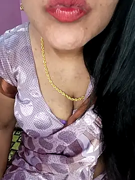 Snapshot of KannadaTamilTeluguBeauty chatting on December 17, 4:07 am KannadaTamilTeluguBeauty online show from December 17, 4:07 am