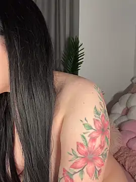 Snapshot of Andrestarr chatting on February 7, 12:58 am Andrestarr online show from February 7, 12:58 am