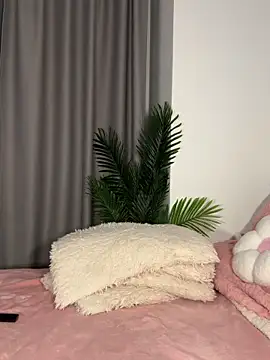 Snapshot of Andrestarr chatting on February 7, 6:44 pm Andrestarr online show from February 7, 6:44 pm