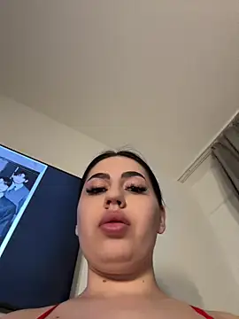 Snapshot of Andrestarr chatting on May 2, 1:21 am Andrestarr online show from May 2, 1:21 am