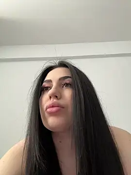Snapshot of Andrestarr chatting on May 2, 3:06 pm Andrestarr online show from May 2, 3:06 pm