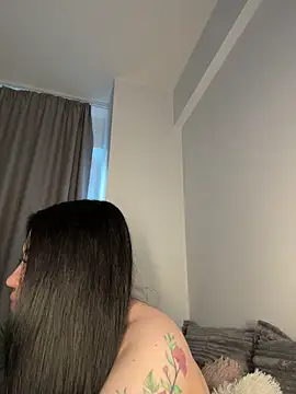 Snapshot of Andrestarr chatting on May 4, 5:09 pm Andrestarr online show from May 4, 5:09 pm