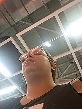 Aliciabloom online show from October 28, 2:31 pm