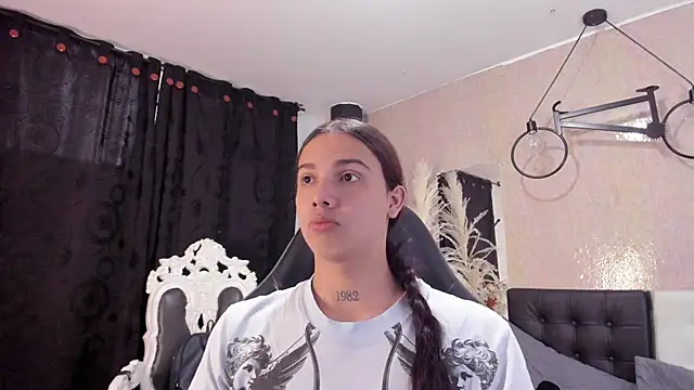 Snapshot of Almaazz chatting on February 5, 7:07 pm Almaazz online show from February 5, 7:07 pm