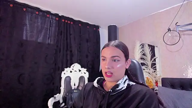 Snapshot of Almaazz chatting on February 7, 5:05 pm Almaazz online show from February 7, 5:05 pm