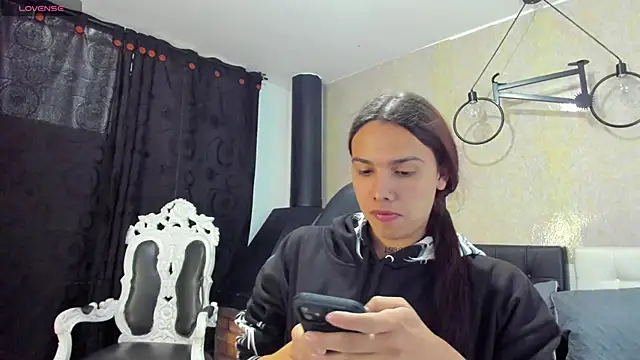 Snapshot of Almaazz chatting on February 12, 1:39 pm Almaazz online show from February 12, 1:39 pm