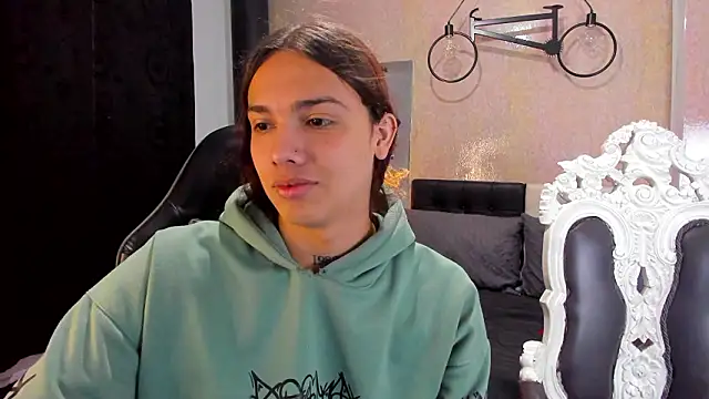 Snapshot of Almaazz chatting on February 19, 6:04 pm Almaazz online show from February 19, 6:04 pm