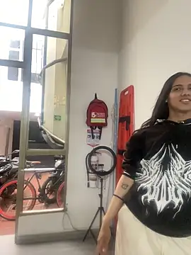 Snapshot of Almaazz chatting on May 6, 7:41 pm Almaazz online show from May 6, 7:41 pm