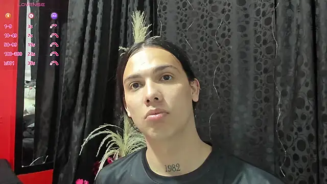 Snapshot of Almaazz chatting on May 26, 7:32 pm Almaazz online show from May 26, 7:32 pm
