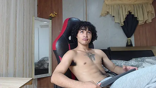 Snapshot of fire_drako_ chatting on April 29, 7:34 am fire drako online show from April 29, 7:34 am