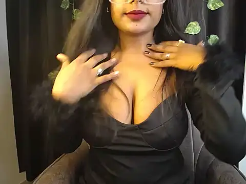 Snapshot of Naughtyy_stripgirl chatting on November 12, 1:33 pm Naughtyy stripgirl online show from November 12, 1:33 pm