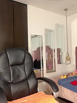 Snapshot of BunnyGlow50 chatting on June 24, 7:35 pm BunnyGlow50 online show from June 24, 7:35 pm