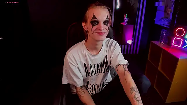 ArchiehalI online show from October 16, 9:27 pm