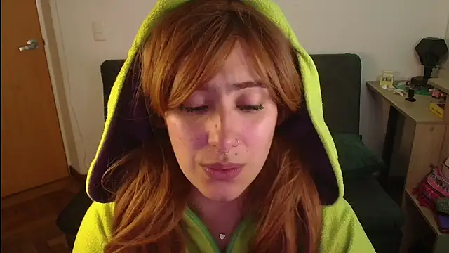 Miacatsito3 online show from October 24, 4:31 am