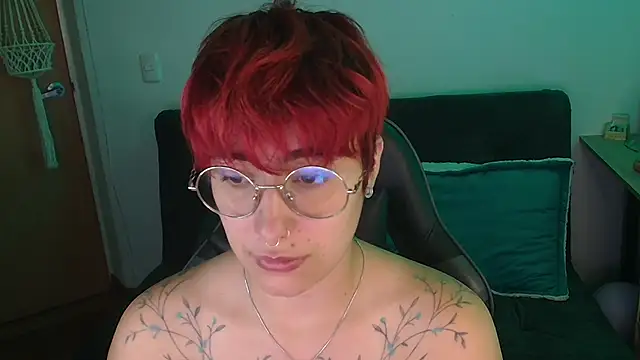 Miacatsito3 online show from December 20, 3:46 am