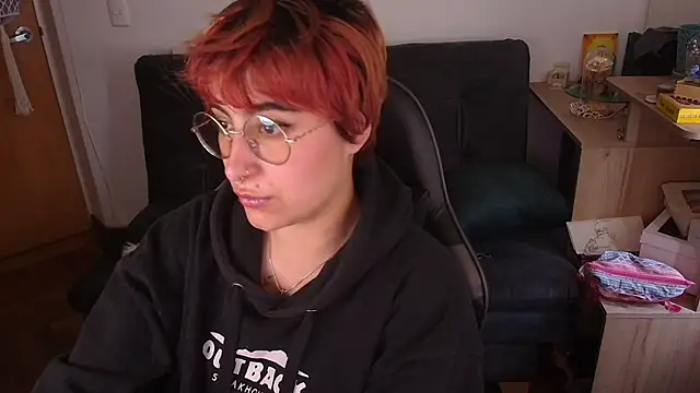 Miacatsito3 online show from January 15, 9:07 pm