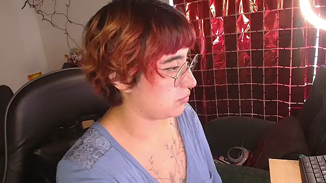 Miacatsito3 online show from February 19, 10:28 pm