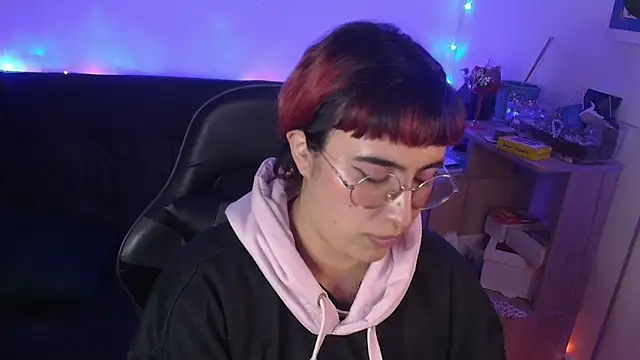 Miacatsito3 online show from April 1, 4:46 am