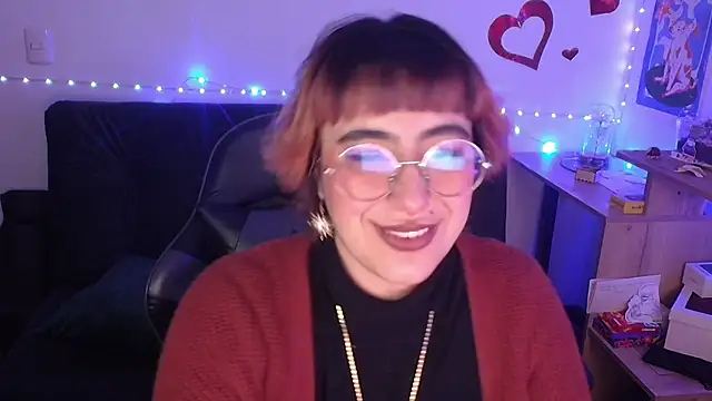 Snapshot of Miacatsito3 chatting on April 18, 6:50 am Miacatsito3 online show from April 18, 6:50 am