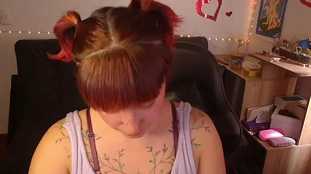 Snapshot of Miacatsito3 chatting on May 1, 7:40 pm Miacatsito3 online show from May 1, 7:40 pm