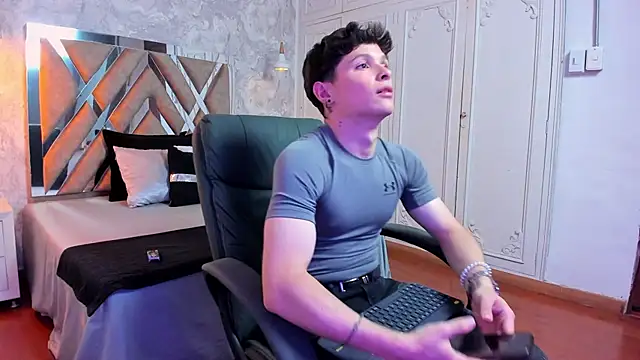 kraven lust online show from November 15, 3:15 am