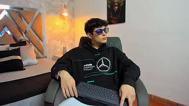 kraven lust online show from February 7, 3:10 am