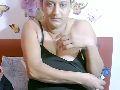 Snapshot of Indiansexyboobs18 chatting on September 16, 9:54 am Indiansexyboobs18 online show from September 16, 9:54 am