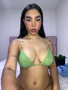 karolaalcendra online show from March 31, 1:40 am