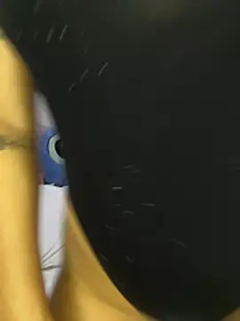 karolaalcendra online show from April 2, 3:26 am