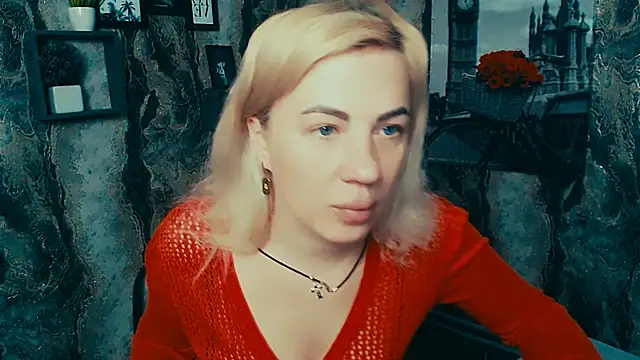 EmmaCat  online show from December 19, 6:53 am