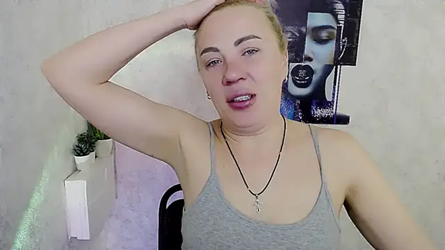 EmmaCat  online show from February 10, 6:17 am