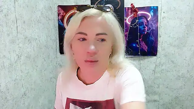 EmmaCat  online show from March 14, 5:46 am