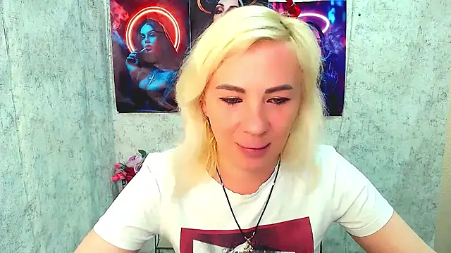 EmmaCat  online show from March 24, 5:23 am