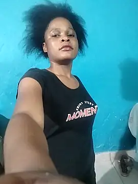 BlondieBitch online show from December 17, 9:54 pm