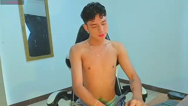 Snapshot of Dalton_Mills chatting on October 3, 12:02 pm Dalton Mills online show from October 3, 12:02 pm