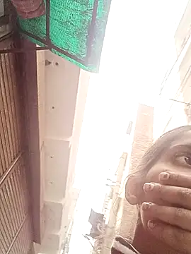 Saloni-Gupta online show from December 14, 9:58 am