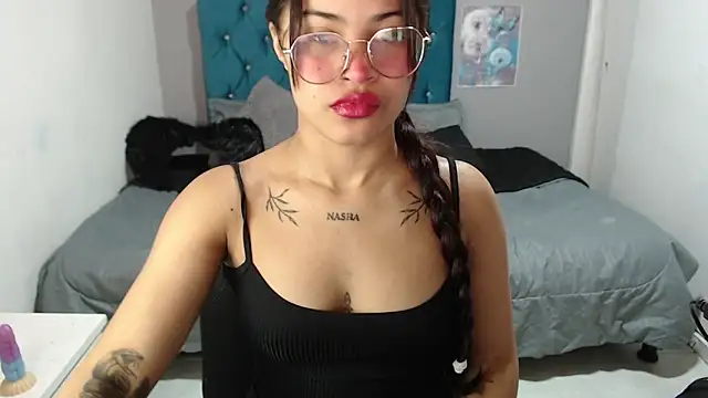 Snapshot of mia_sexgirl chatting on February 5, 12:32 pm mia sexgirl online show from February 5, 12:32 pm