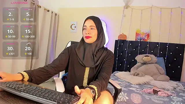 Snapshot of ShanaJamil chatting on April 22, 12:07 pm ShanaJamil online show from April 22, 12:07 pm