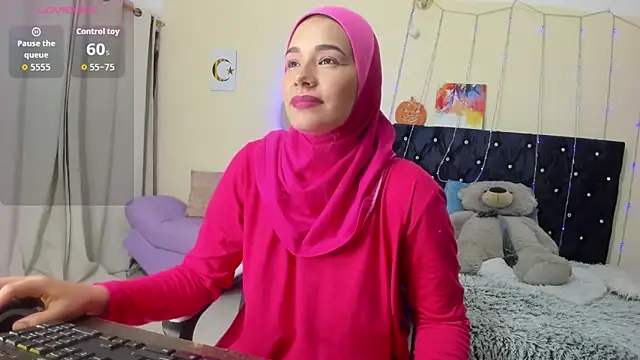 Snapshot of ShanaJamil chatting on April 27, 12:14 pm ShanaJamil online show from April 27, 12:14 pm