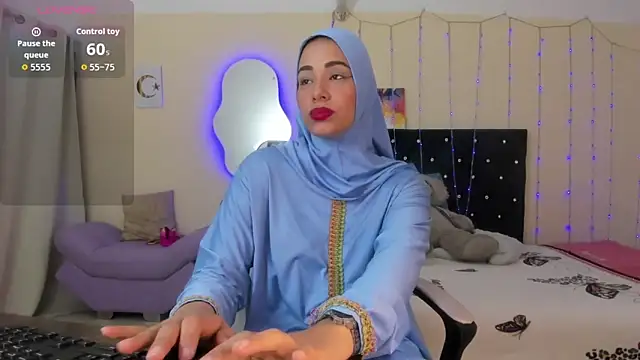 Snapshot of ShanaJamil chatting on April 30, 11:49 am ShanaJamil online show from April 30, 11:49 am