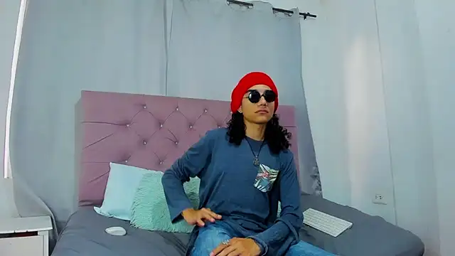 EthanBlackwoodd online show from January 31, 8:07 pm