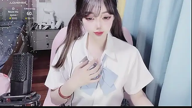 Snapshot of Lucky_Cici chatting on July 25, 7:33 pm Lucky Cici online show from July 25, 7:33 pm